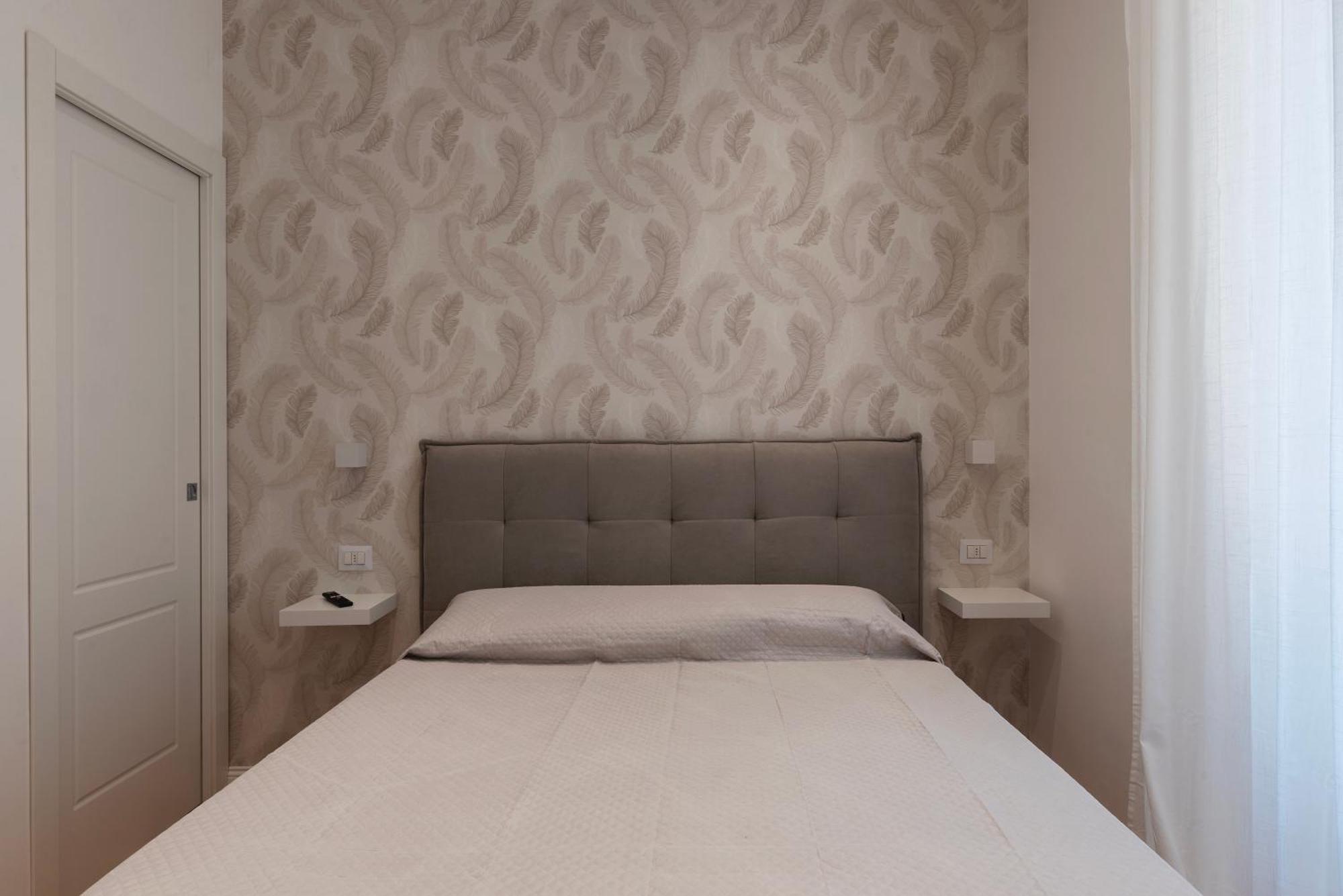 Huge & Cozy * Rom