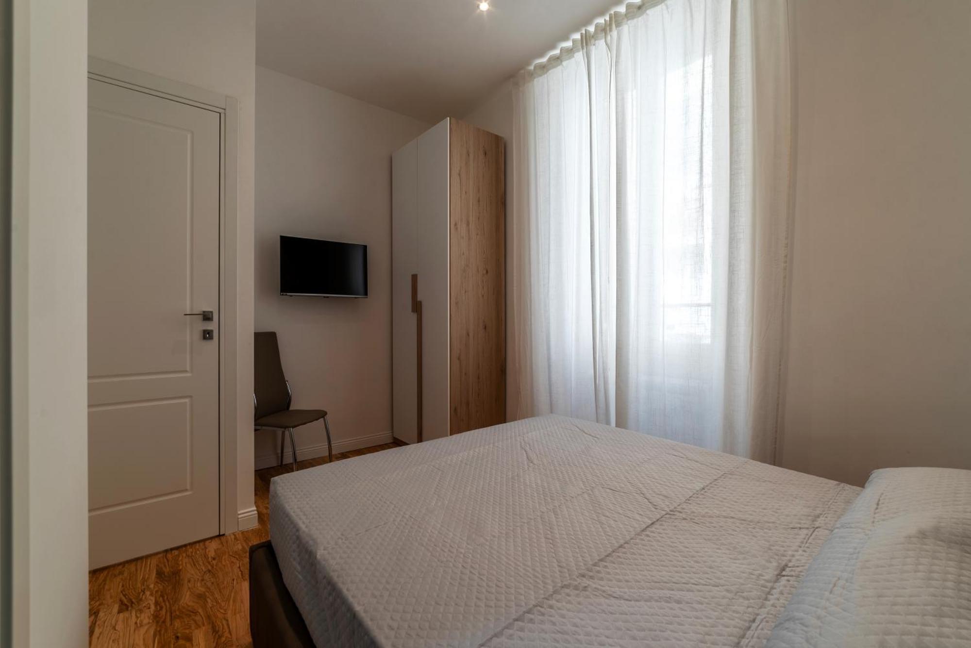Huge & Cozy Rom
